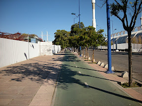 Carril bici en la Cartuja