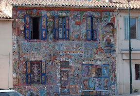 Surprenante d�coration de maison proche d'Aubagne