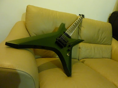 Ibanez XPT700XH – The 27 Frets Shredding Guitar