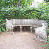 Bänk i trädgården, Villa Marlier