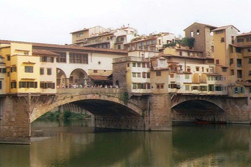 அழகிய காட்சிகள் சில  Ponte-Vecchio-Florence-Italy%5B2%5D