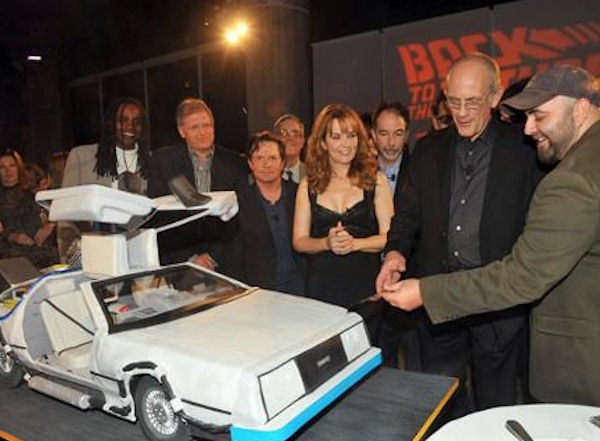 [Back to the Future Cake[4].jpg]