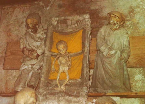 world's bizarre catacombs 38