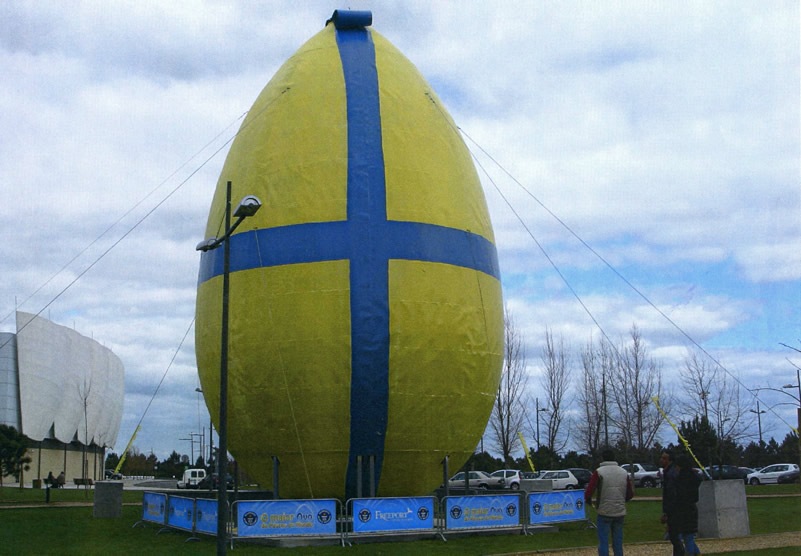 [Guinness_Record_Worlds_Largest_Decorated_Easter_Egg_Freeport _Alcochete_Portugal_2008[3].jpg]