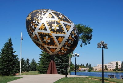 [largest-ukrainian-easter-egg[3].jpg]