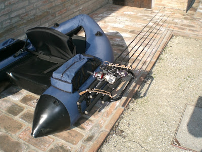 Porta-canne montato sul belly