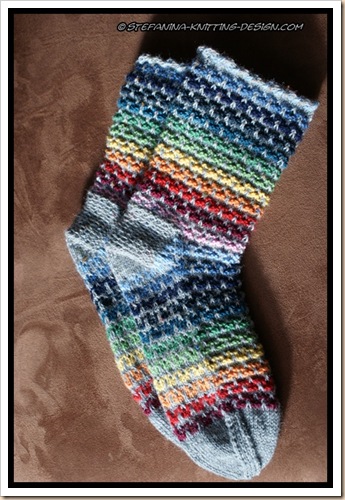 Color wheel socks - finished