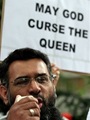 [god-curse-the-queen01-large1[4].jpg]