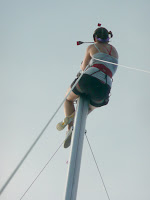 NOOD 2009 / NOOD 2009 Sat.:  Amy atop Vayu's mast