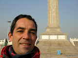 Monumento a los heroes de la nacion en la plaza de Tian'anmen. A que heroes se refiere?