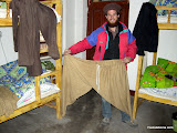 Lex y sus pantalones pakistanies de talla unica. A prueba de subidas y bajadas de peso. Venia de Pakistan, vestido de Taliban y con pasaporte americano. Provocando...