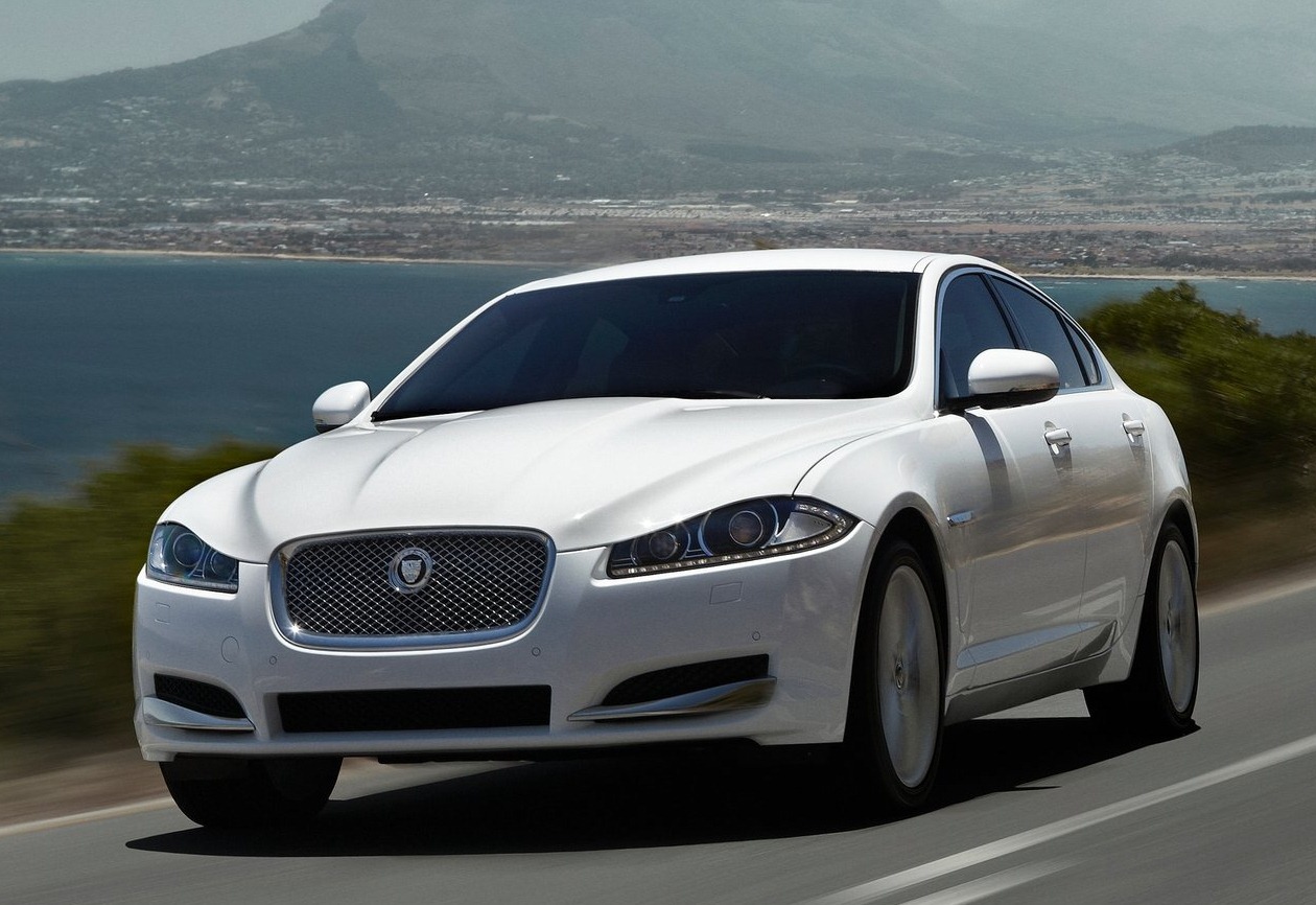 [Jaguar-XF_2012_1600x1200_wallpaper_02[3].jpg]