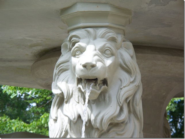 Lion fountain