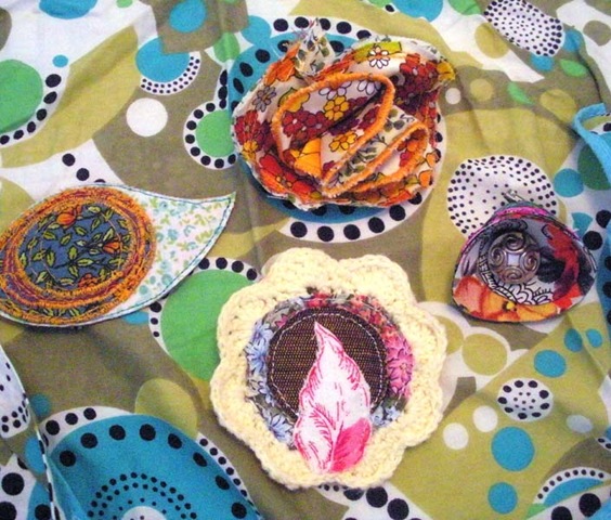 [20 june brooches[3].jpg]