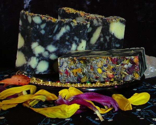 [MOLLY floral_soap[3].jpg]