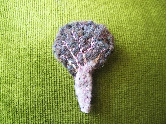 [tree brooch[4].jpg]