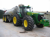 JD8020BigTires.jpg
