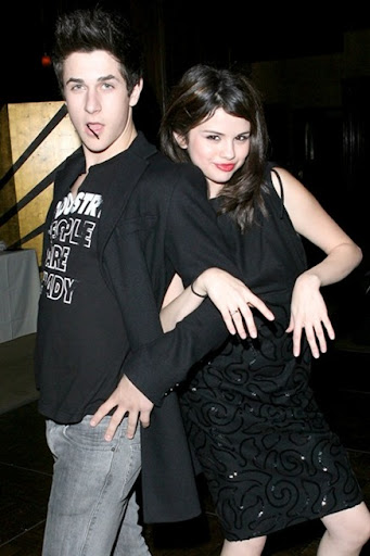 Selena Gomez y David selena gomez vestidos. Selena Gomez y David