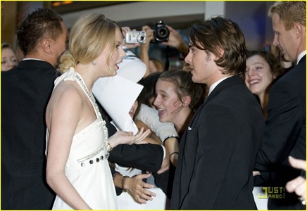 [Image: zac-efron-17-again-premiere-08%5B5%5D.jpg]
