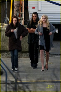 new-moon-cast-on-set-02