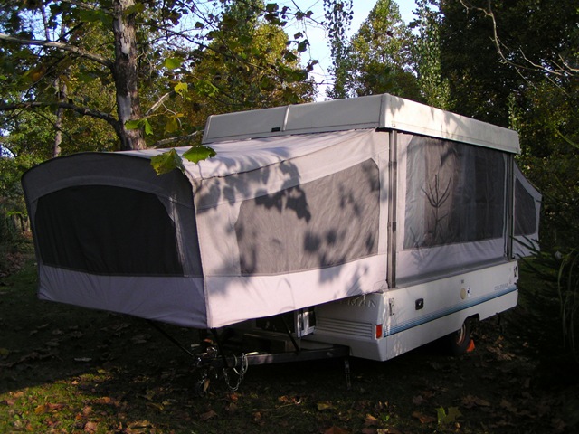 [Coleman Popup Camper[3].jpg]