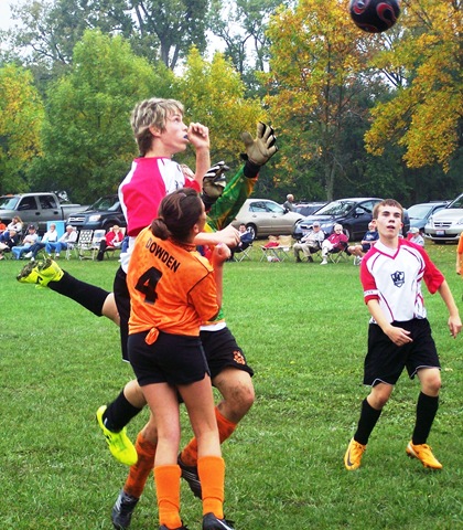 [Dustin Roby scores on a header from 9-26-09[4].jpg]