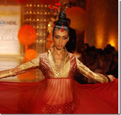 Manish Malhotras collection 11at HDIL2010