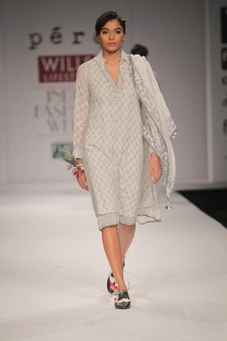 [WIFW SS 2011Péro Collection by Aneeth Arora14[7].jpg]