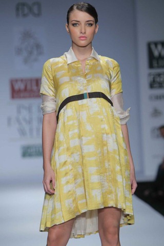 [WIFW SS 2011 collection by Vineet Bahl (14)[4].jpg]