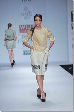 WIFW SS 2011 collection by Vineet Bahl (16)
