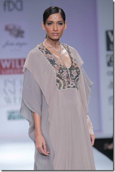 WIFW SS 2011  Geisha Designs by Paras & Shalini (3)