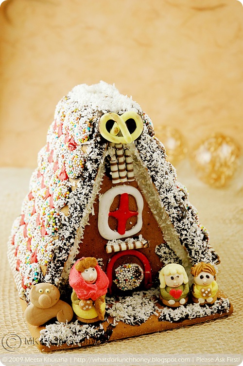 Scandinavian Gingerbread House - Pepparkakstuga (01) by MeetaK