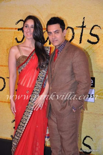 Kareena Kapoor In Sexy Saree In 3 Idiots Movie