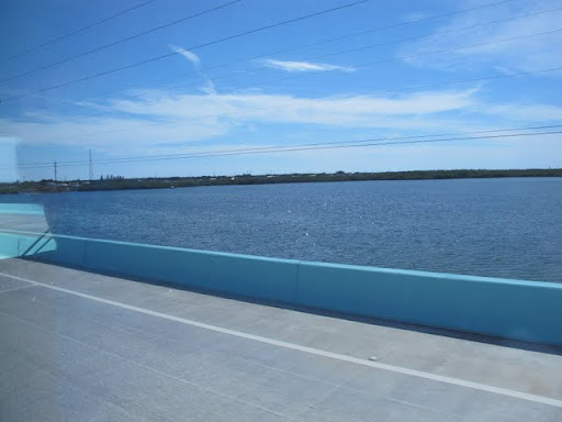 キーウェストへのバスの車窓