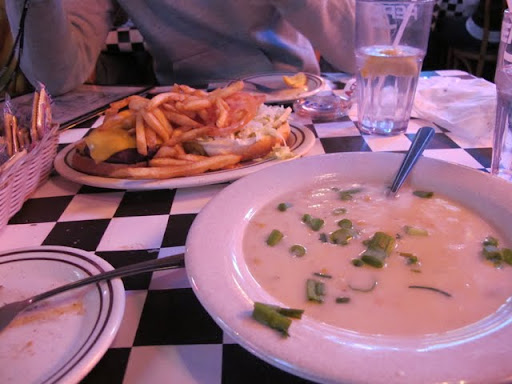 バーガーとスープ