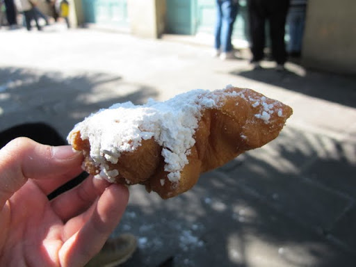 カフェデュモンドのドーナツ