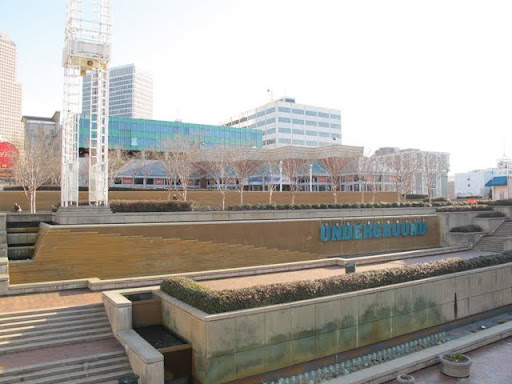 アンダーグラウンド