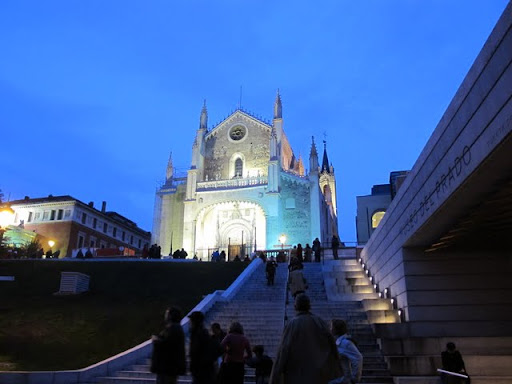 プラド美術館出口付近