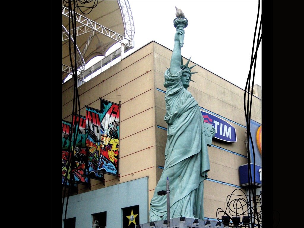 [a gringa do cristo redentor nova york da barra da tijuca[3].jpg]