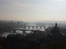 [225px-Praha_Bridges[3].jpg]