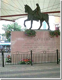Памятник леди Годиве в Ковентри