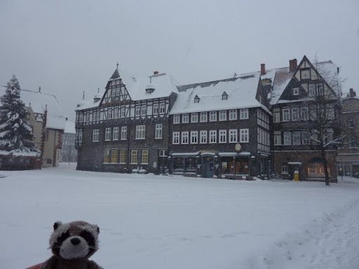 http://lh5.ggpht.com/_OF-vzidW69c/S2NCqQCMszI/AAAAAAAAB5M/pUG3SGtZdBU/1%20-%20iluaP%20-%20Goslar%20%282%29.JPG
