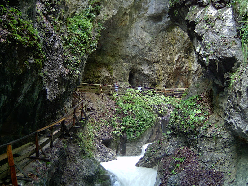 Foto van  Stans - Wolfklamm - Monasterio Sankt Georgenberg 