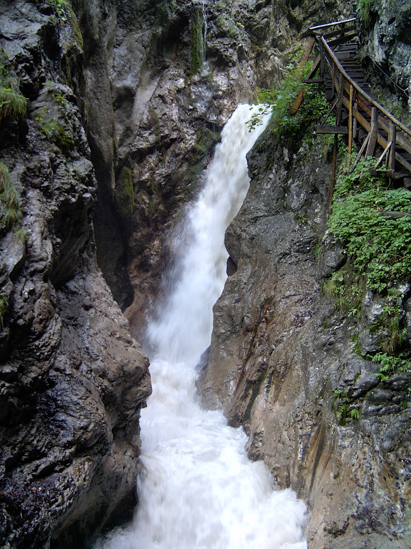 Foto van  Stans - Wolfklamm - Monasterio Sankt Georgenberg 
