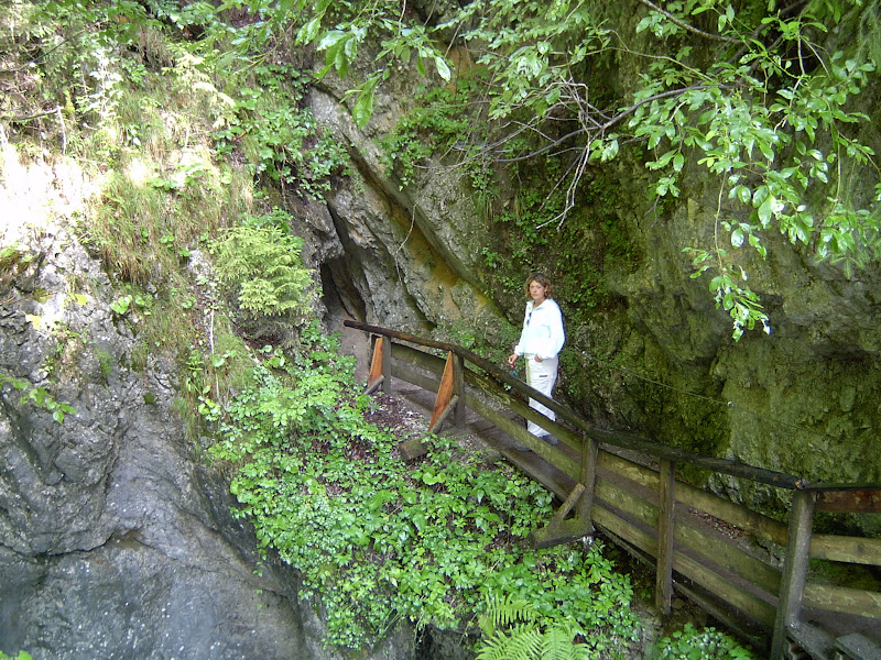 Foto van  Stans - Wolfklamm - Monasterio Sankt Georgenberg 