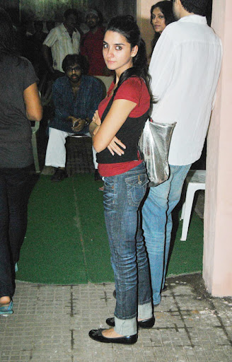 CLICK THE ABOVE ARROW TO ZOOM THE IMAGE