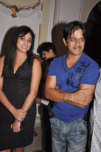 CLICK THE ABOVE ARROW TO  ZOOM THE IMAGE