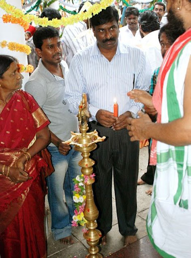 CLICK THE ABOVE ARROW TO  ZOOM THE IMAGE