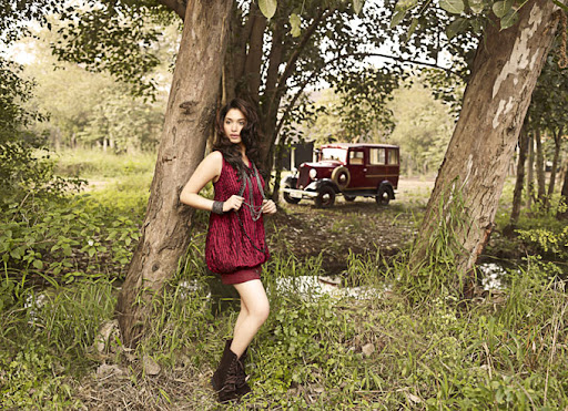 CLICK THE ABOVE ARROW TO  ZOOM THE IMAGE