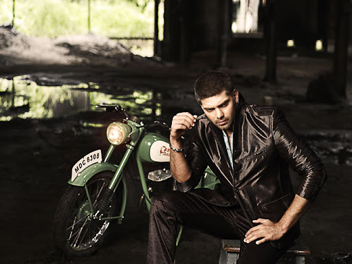 CLICK THE ABOVE ARROW TO  ZOOM THE IMAGE